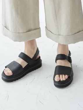 Dr. Martens Voss Hydro Leather Platform Sandals Black Women's US 8 EU 39